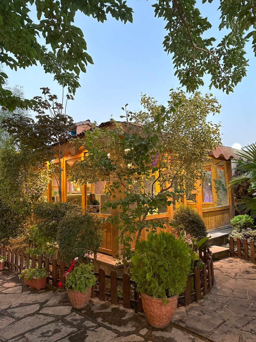 رستوران پالیز